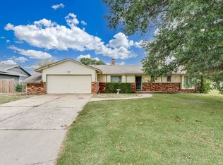 112 S Cedarwood Dr, Rose Hill, KS 67133