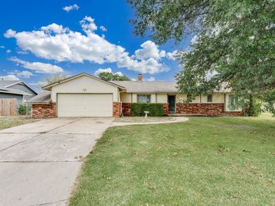 112 S Cedarwood Dr, Rose Hill, KS, 67133