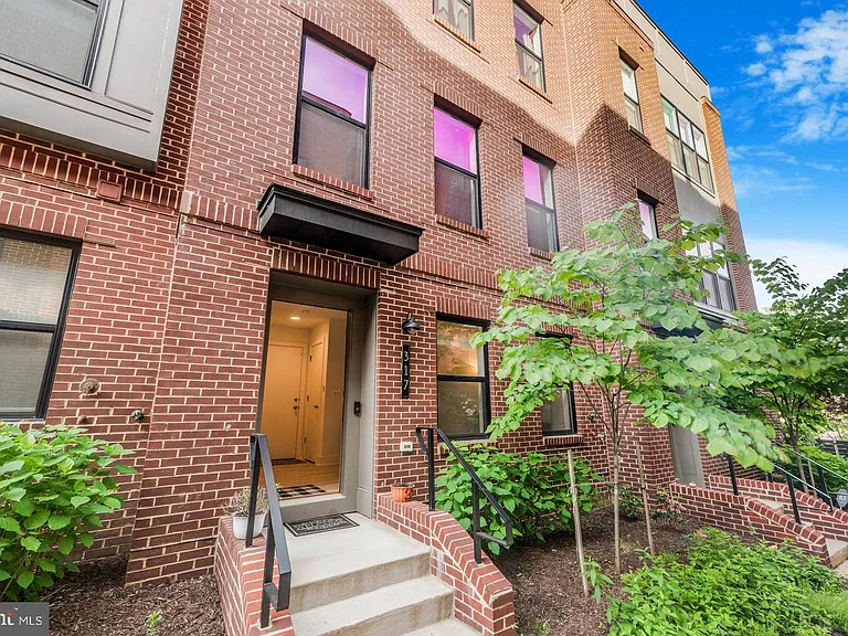 317 Riggs Park Pl NE — Photo 37