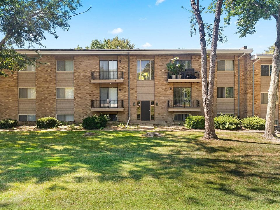 1st image of 2800 W War Memorial Dr #2808F