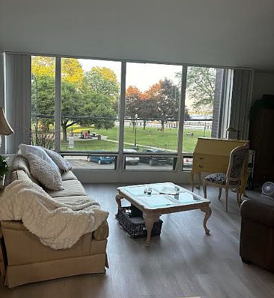 4th image of 20 Chestnut St APT 206