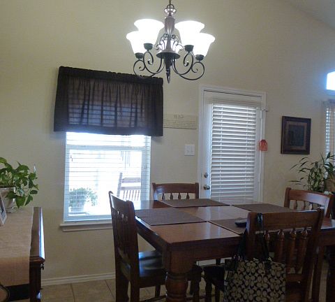 Kitchen Dining Area