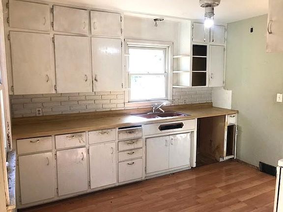 4th image of 151 Kale St