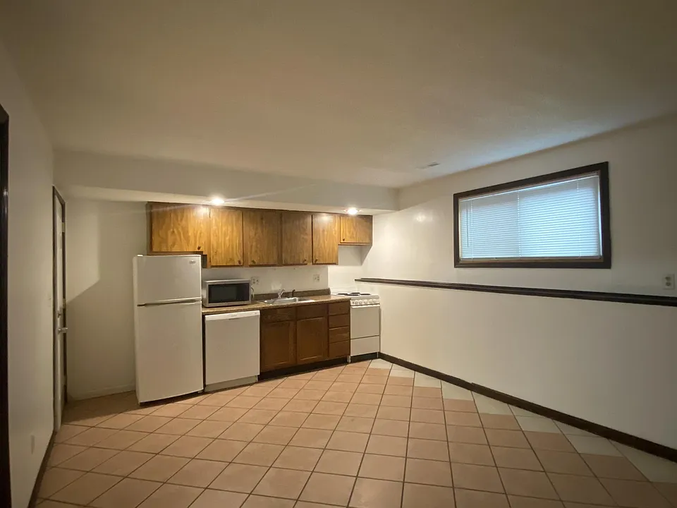 425 W Lawrence Ave