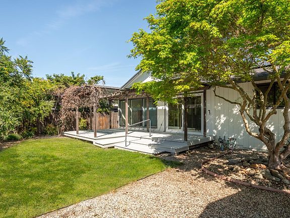 3rd image of 753 Nebraska Drive