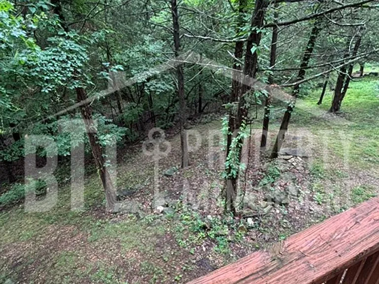 513 Lakewood Rd — Photo 6