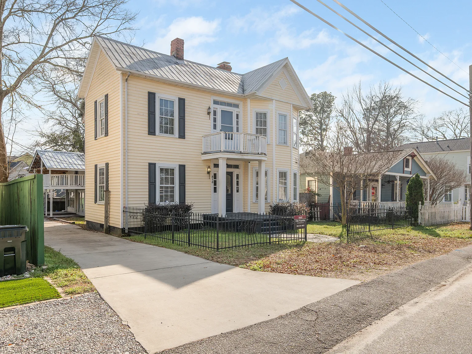 5 bed, 2700 sqft, $4,500 — Photo 1