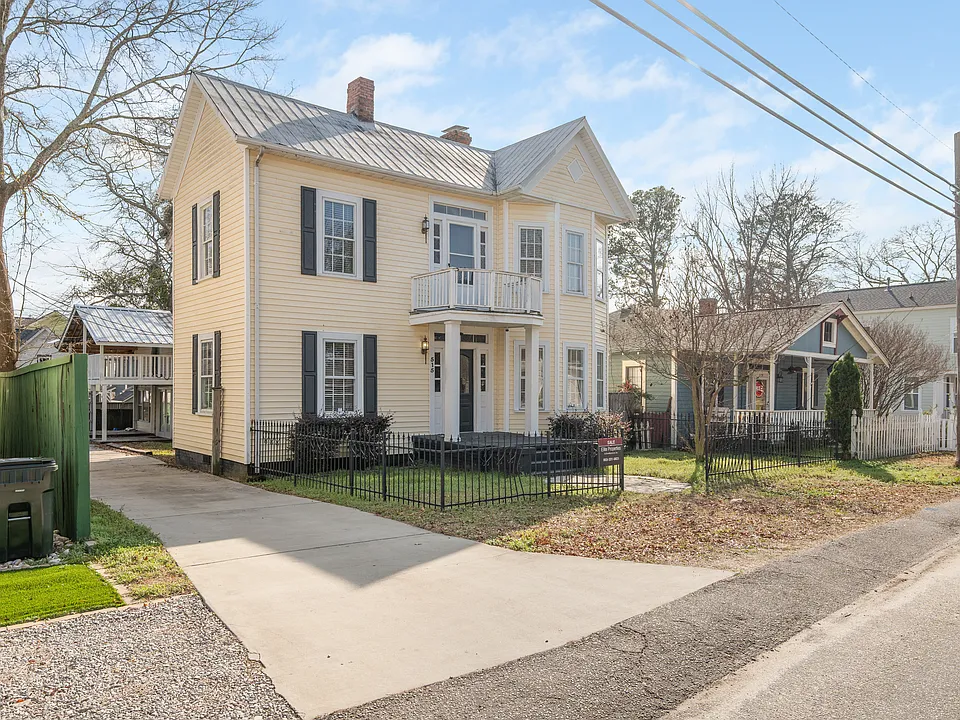 515 Center St