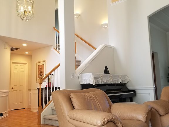 5th image of 15405 34th Ave SE