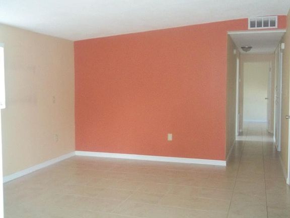2nd image of 2925 Willow Ave