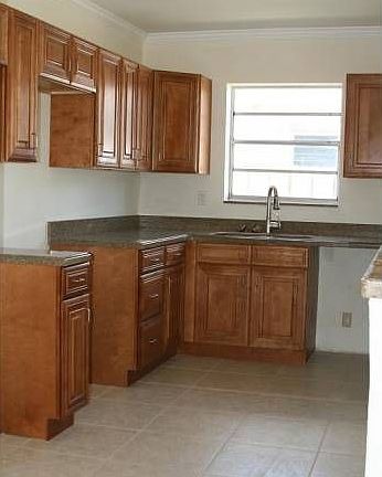 4th image of 2507 Bahama Dr