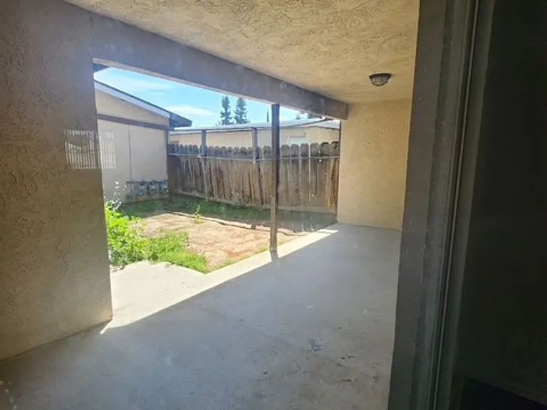 5901 Ming Ave #4 — Photo 25