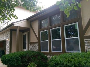 11002 Cottonwood St, Lenexa, KS 66215