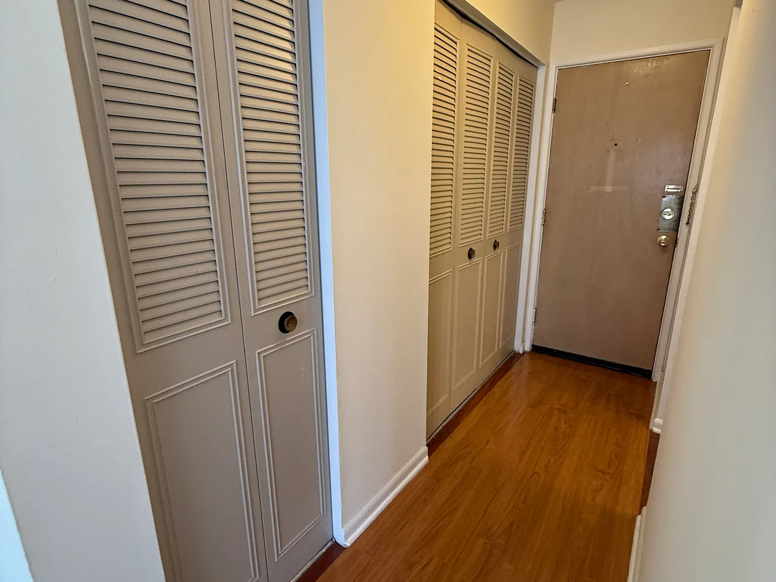 Reba Pl, Evanston — Photo 4