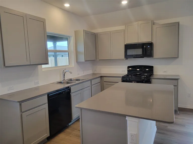 623 Waterway Ave — Photo 16