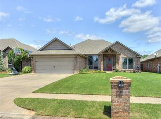 4725 Rosewood Ct, Noble, OK 73068