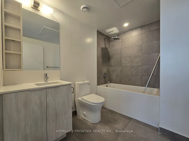 8 Wellesley St W #LPH01 — Photo 12