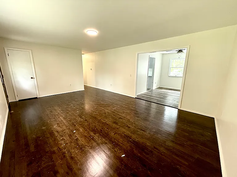 1000 Bismarck St — Photo 3