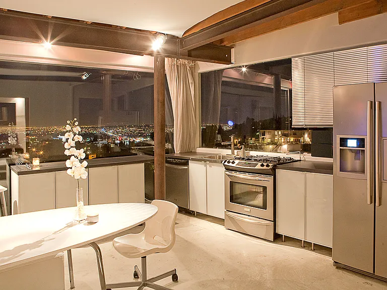 6928 Los Tilos Rd — Photo 3