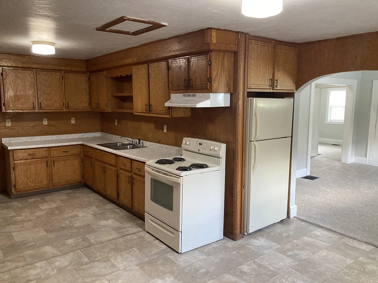 3 bed, 1080 sqft, $999 — Photo 3