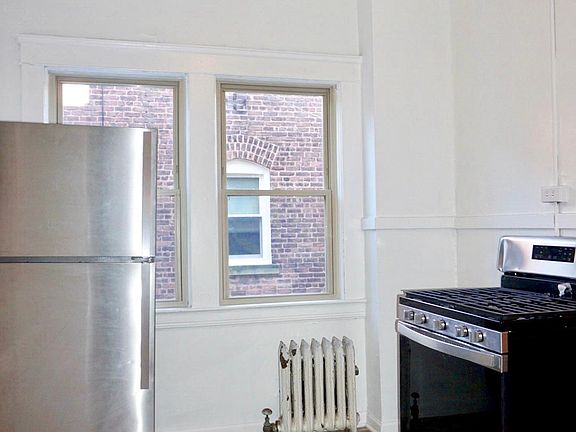 4th image of 12958 Clifton Blvd #3