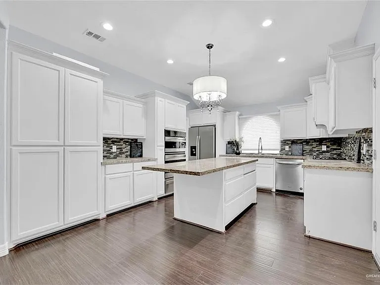 817 Cimarron Dr — Photo 6