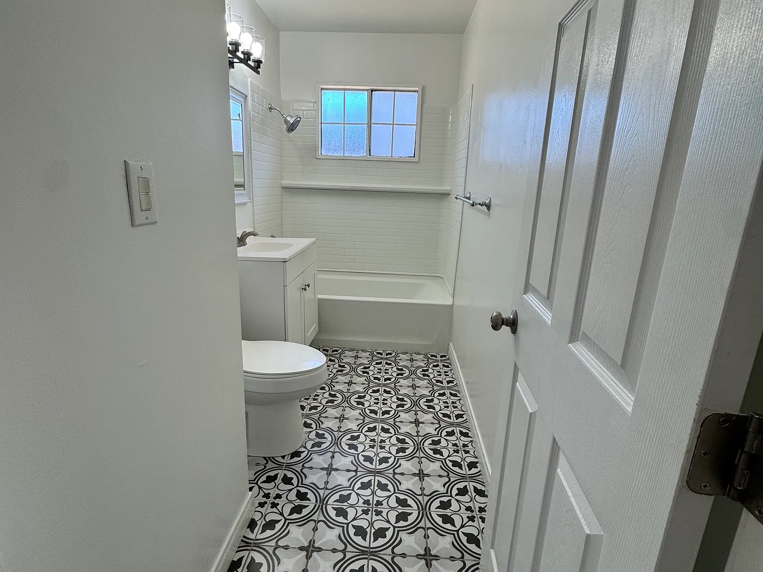 3 bed, 1700 sqft, $3,400 — Photo 3