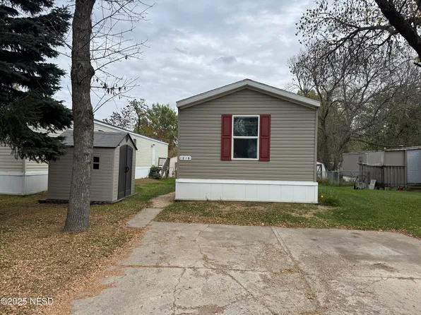 1016 9th St NW, Watertown, SD 57201