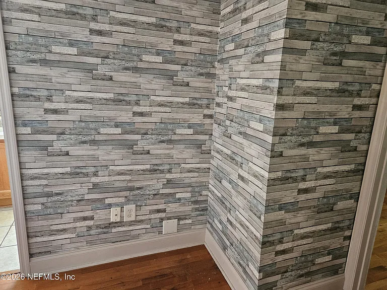 2338 Cool Springs Dr N — Photo 34