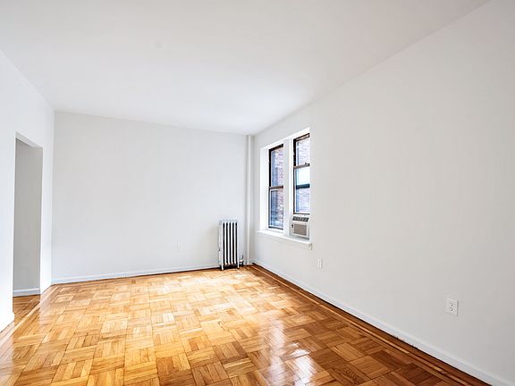 3rd image of 225 E 202nd St APT 3D