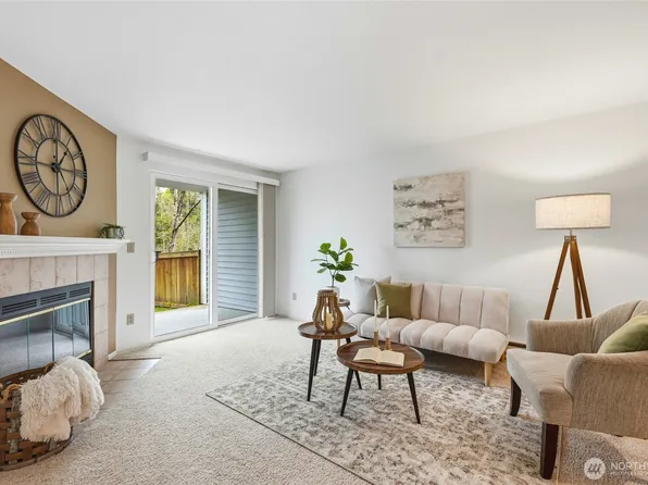 12720 NE 10th Place #D105, Bellevue, WA 98005