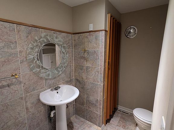 5th image of 8740 Metcalf Ave APT 102