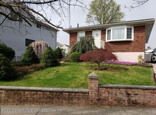 24 Mills Ave, Staten Island, NY 10305