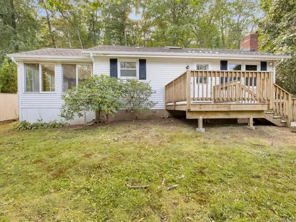 31 Lakewood Road, East Hampton, CT 06424