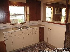 4th image of 242 Lorraine Ave