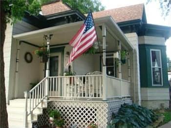 2nd image of 212 Laura St