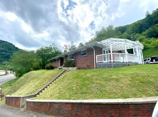 18110 Riverside Dr, Oakwood, VA 24631