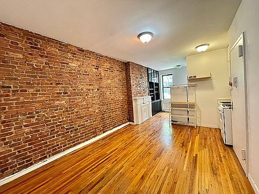 4th image of 325 E 78th St APT 4C