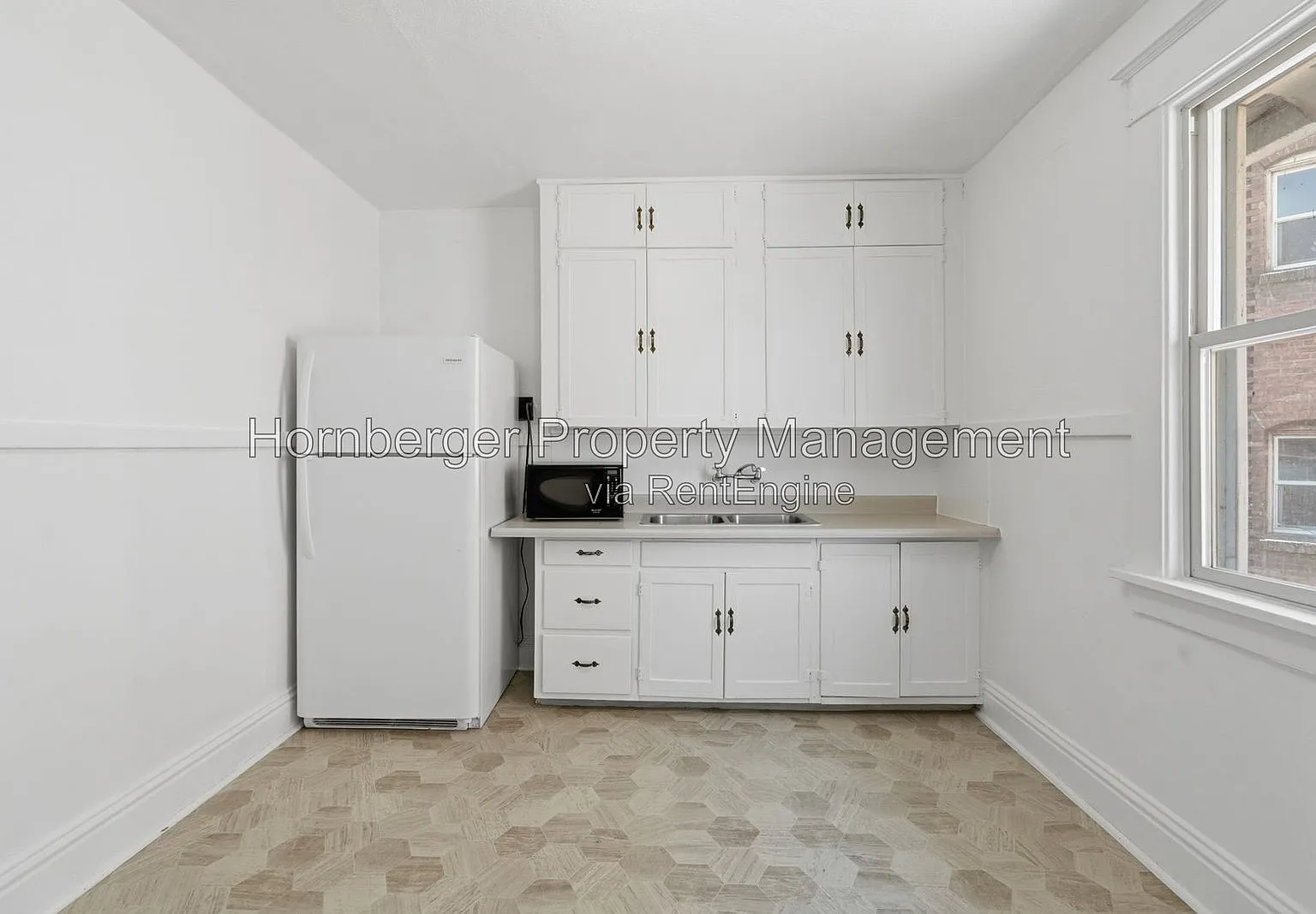 1 bed, 1.0 bath, 560 sqft, $895 — Photo 1
