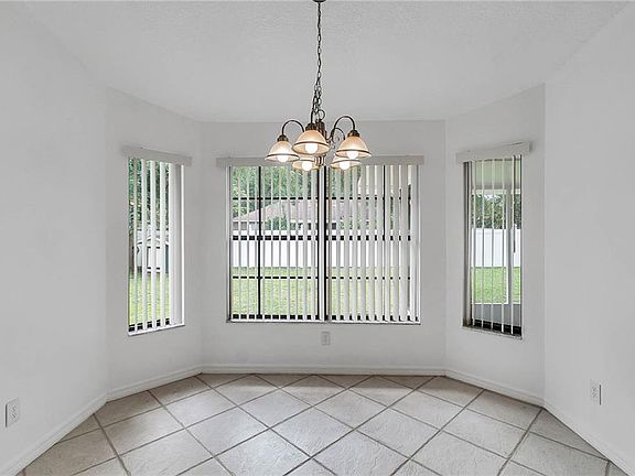 5th image of 15249 Sable Ave