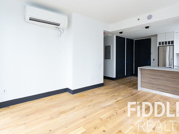 4th image of 42-22 27th St #815AA