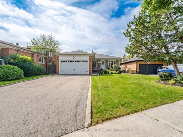 28 Eldorado Ct, Toronto, ON M3J 1X1