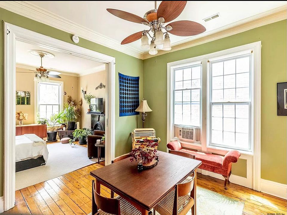 1st image of 135 2nd Ave #2