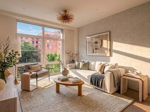 350 E 18th St #6C, New York, NY 10003