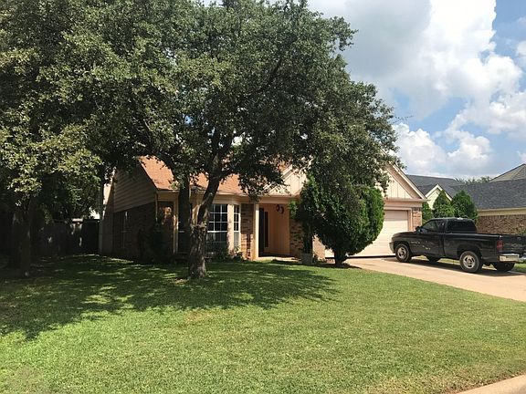2nd image of 2732 Creekwood Ln