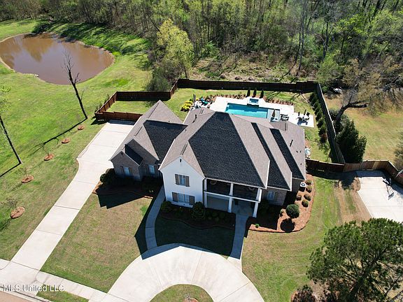 2nd image of 119 Carrington Dr