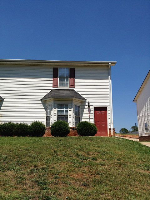 2nd image of 235 Westchester Cir