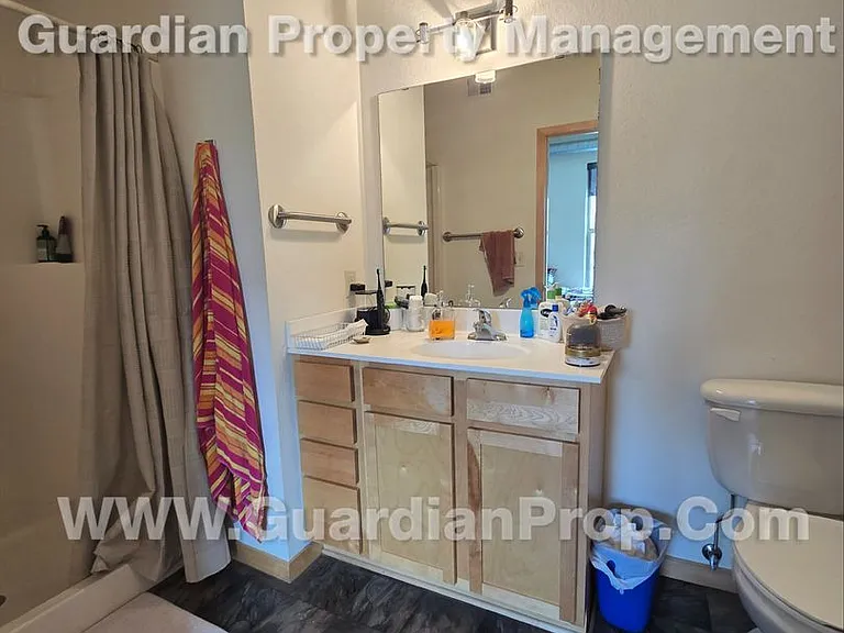 811 4th St SE #214 — Photo 10