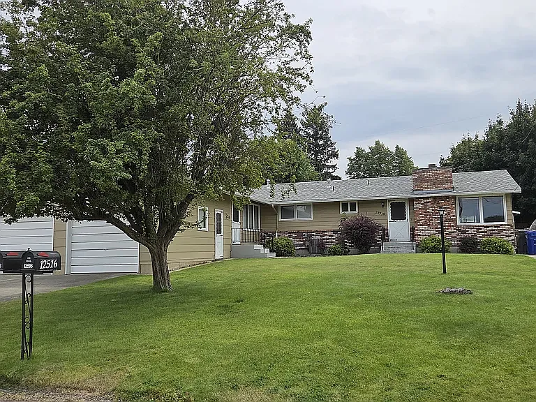 12516-12518 E Boone Ave