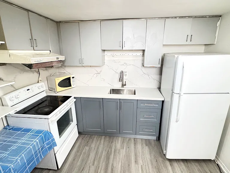 70 Aldergrove Dr #BASEMENT — Photo 5